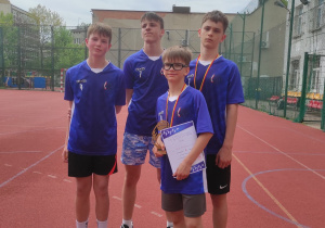 II miejsce w zawodach sportowych - Mistrzostw Łodzi - Igrzysk Dzieci w koszykówce foto 1