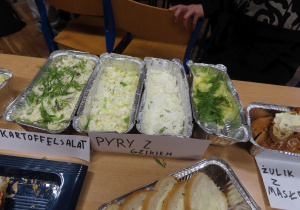 Łódzkie przysmaki smakoszy z kl. VIIIb foto 6