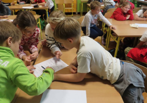 Uczniowie klasy IIIa poznają Konstytucję