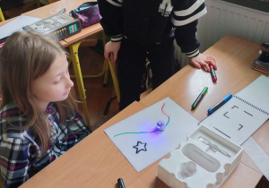 Programujemy ozoboty i robociki Dash foto 5