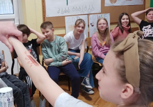 Spotkanie z pielęgniarką na lekcji przyrody