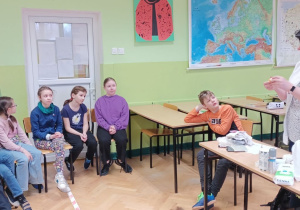 Spotkanie z pielęgniarką na lekcji przyrody