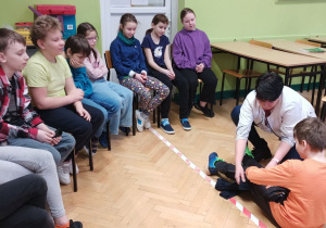 Spotkanie z pielęgniarką na lekcji przyrody
