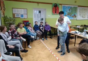 Spotkanie z pielęgniarką na lekcji przyrody