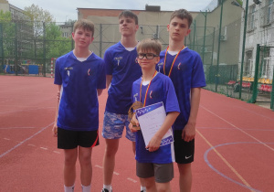 II miejsce w zawodach sportowych - Mistrzostw Łodzi - Igrzysk Dzieci w koszykówce foto 1