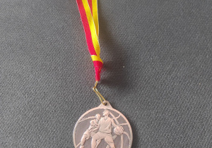 III miejsce w zawodach sportowych - Igrzyska Młodzieży Szkolnej w Koszykówce 3x3 foto 2