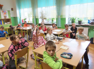 Uczniowie klasy IIIa poznają Konstytucję