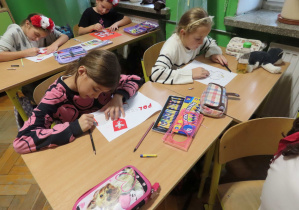 Uczniowie klasy IIIa poznają Konstytucję