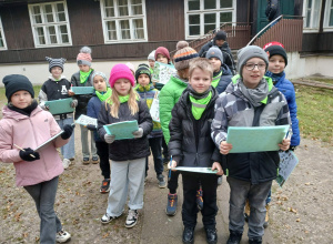 Uczniowie klasy IIIa i IIIb w Lesie Łagiewnickim