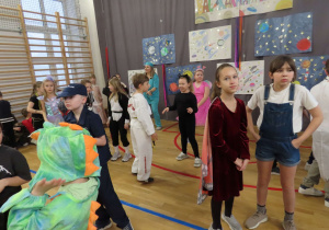 Bal karnawałowy w klasach edukacji wczesnoszkolnej