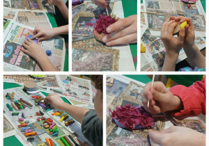 dzieci tworzą hiacynty z bibuły