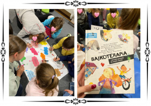 dzieci biorą udział w zajęciach edukacyjnych z bajką terapeutyczną