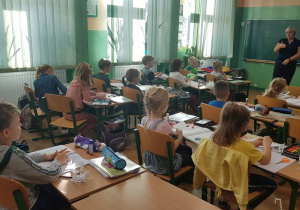 uczniowie klasy 1a na spotkaniu z przedstawicielem MPK Łódź
