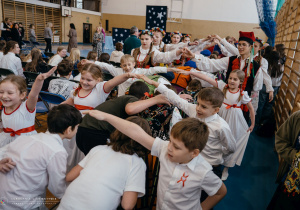 Międzyszkolny Festiwal Polonezowy w Lubochni